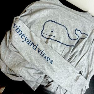 Men’s long sleeve vineyard vines T-shirt with pocket